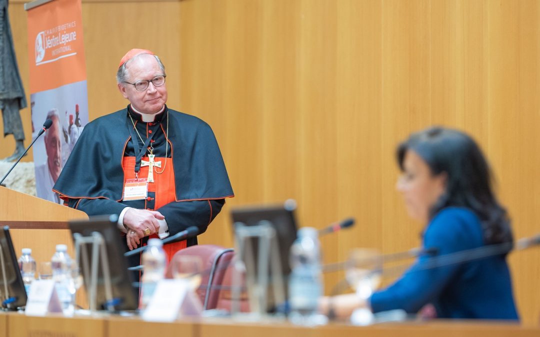 Kardinaal Eijk spreekt op conferentie over bio-ethiek