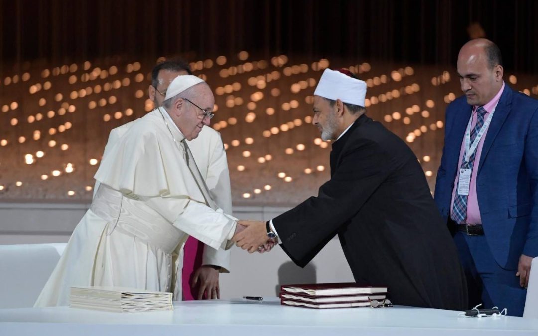 Katholieken en moslims staan stil bij overlijden paus Franciscus en Fethullah Gülen